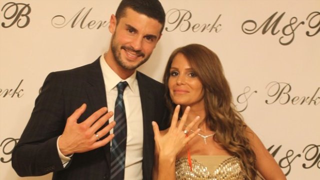 Oyuncu Berk Oktay Nişanlandı