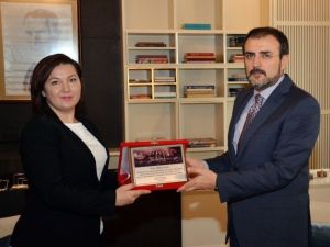 Bin Öğrenciyi Kendi Parasıyla Sinemaya Götüren Mihraç Öğretmenin Projesini Bakanlık Genişletiyor