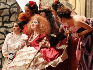 İktisat Oyuncuları Sahne’de