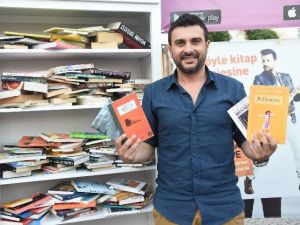 Köy Okuluna Kütüphane Kurdular