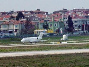 Ebru Gündeş, Konser İçin Eşi Zarrab’ın Uçağıyla Antalya’ya Gitti