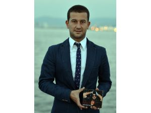 İzmirli Şarkıcının Başarısı