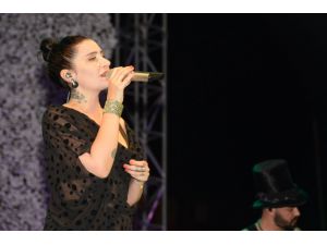 Sıla Memleketi Denizli’de Konser Verdi