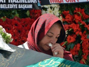 ‘Romalı Perihan’ın Cenazesine 50 Kişi Katıldı