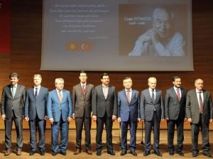 Ünlü Kırgız Yazar Aytmatov Anıldı