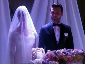 Ünlü Sanatçı Sinan Özen Konserde Tanıştığı Hayranıyla Dünya Evine Girdi