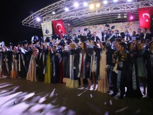 İhlas Koleji Mezunlarına Muhteşem Tören