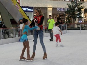 Şebnem Schafer İle Buzda Çarkıfelek