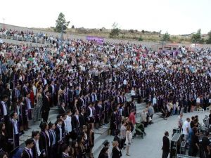 Uğur’da Mezuniyet Coşkusu