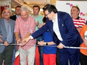 ’Bir Spor Spikerinin Biriktirdikleri’ Sergisi Açıldı