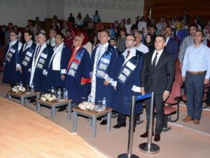Ydü İlahiyat Fakültesi Mezuniyet Töreni Gerçekleştirildi