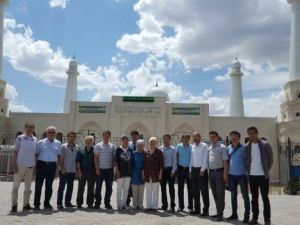 Ahmet Yesevi Üniversitesi’nden "Dostluk, Kardeşlik Ve Ortak Değerlerde Buluşma" Programı