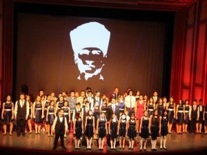 85 Yıllık Tarih Özgün Tiyatro Eseri İle Sahnelendi