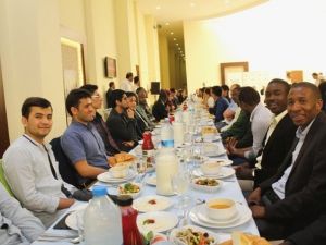 52 Farklı Ülkeden Yaklaşık 200 Öğrenci YÖK’te Düzenlenen İftarda Buluştu