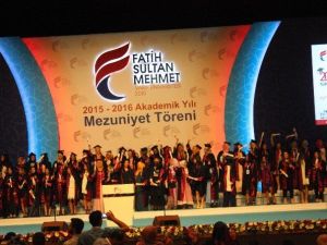 Fatih Sultan Mehmet Vakıf Üniversitesi Üçüncü Mezunlarını Verdi