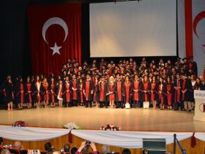 Ydü Diş Hekimliği Mezunlarını Verdi