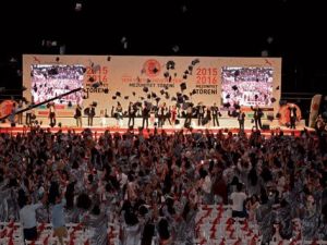 Yeni Yüzyıl Üniversitesi’nde Mezuniyet Coşkusu