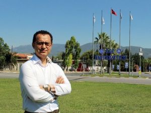 Ege Üniversitesi Rektörlük Seçimlerinde Öne Çıkan İsim: Tahir Yağdı