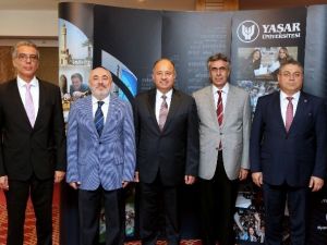 Yaşar Üniversitesi’nden “Darbeye Hayır” Açıklaması