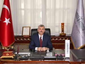 Sağlık Bilimleri Üniversitesi’nden Demokrasi Şehitlerinin Çocuklarına Burs