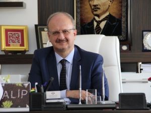 Rektör Prof. Dr. Galip Akhan: "Tercihiniz İkçü Olsun"