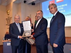 İran’dan Darbeye Karşı Koyan Türk Halkına Övgü
