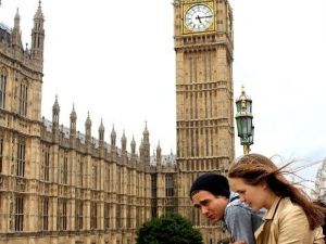 Gaü’den Kıbrıs’ta Çalışanlara Londra Üniversitesi’nden Mezun Olma Fırsatı