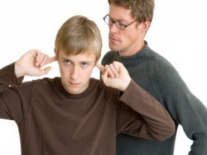 Ergenlik Döneminde Aile İlişkilerine Dikkat