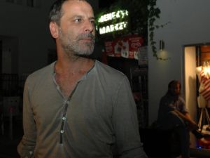 Ozan Güven Dakikalarca Taksi Bekledi