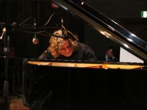 Tuluyhan Uğurlu Ahmet Yesevi Üniversitesi’nde Konser Verecek