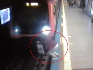 Metro İstasyonunda İntihar