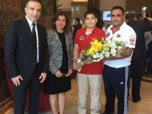 Bakan Elvan Ve Avcı, Satrançta Avrupa 2.’si Olan, Doğa Okulları Öğrencisini Kabul Etti