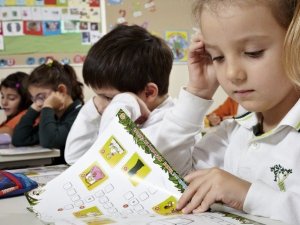 Yaz Saatinin Sabitlenmesi Okula Yeni Başlayan Miniklere Yaradı