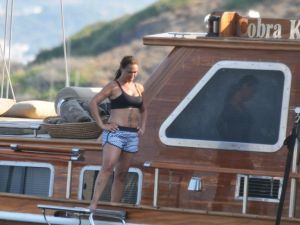 Hülya Avşar Mavi Yolculuğa Çıktı