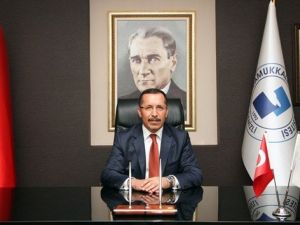 16 Fakülteye Dekan Vekilliği Yapan Rektör