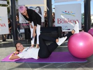 Ebru Şallı İle Deniz Akkaya Güzel Kalma Sırlarını Açıkladı