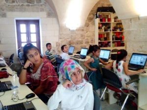 "Mardinli Kız Çocukları Vodafone İle Yarını Kodluyor"