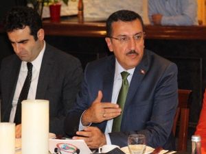 Bakan Tüfenkci, Niagara’da Türk İş Adamlarıyla Bir Araya Geldi