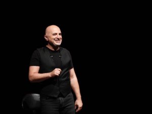 Yavuz Seçkin Gülmekten Kırdı Geçirdi