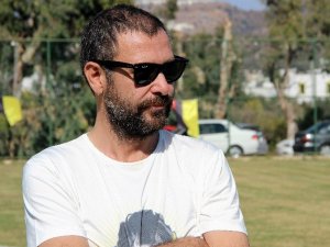 Nejat İşler: “Okul Veya Cami Yaptıracaktım, Yerine Spor Tesisi Yaptırıyorum"