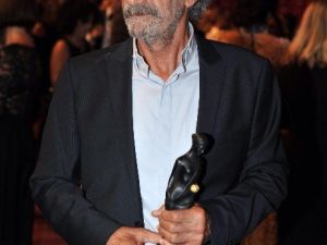 En İyi Erkek Oyuncu Ödülünün Sahibi Menderes Samancılar: “Ödülümü Çocukları Kıyılara Vurulan Suriyeli Komşularımıza Adadım”