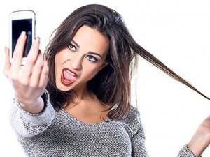 “Selfie Çekmek Yaşlandırıyor”