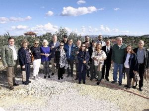Otel Yerine Zeytin Bahçesi Yaptı