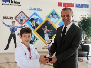 İhlas Eğitim Kurumları’ndan Karatede Uluslararası Başarı
