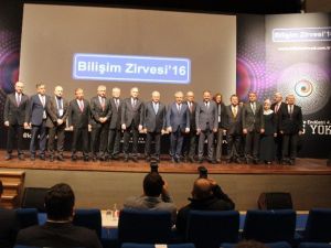 Bakan Özlü Ve Arslan Bilişim Zirvesi’ne Katıldı