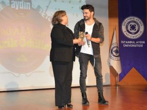 Radyo Aydın Müzik Ödülleri’nde Ünlüler Geçidi