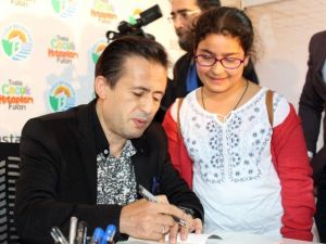 Tuzla Çocuk Kitapları Fuarına Minik Okurlar Akın Etti