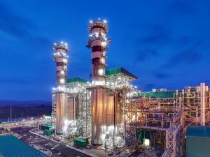 7’nci Türkiye Enerji Zirvesi’nde ’Altın Voltaj’ Ödülü Verildi