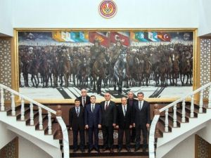 Ahmet Yesevi Üniversitesi Mütevelli Heyeti Manas Üniversitesinde