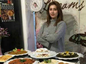 "Yılbaşı İçin Şimdiden Yarım Ton Ev Yapımı Yaprak Sarma Siparişi Aldık"